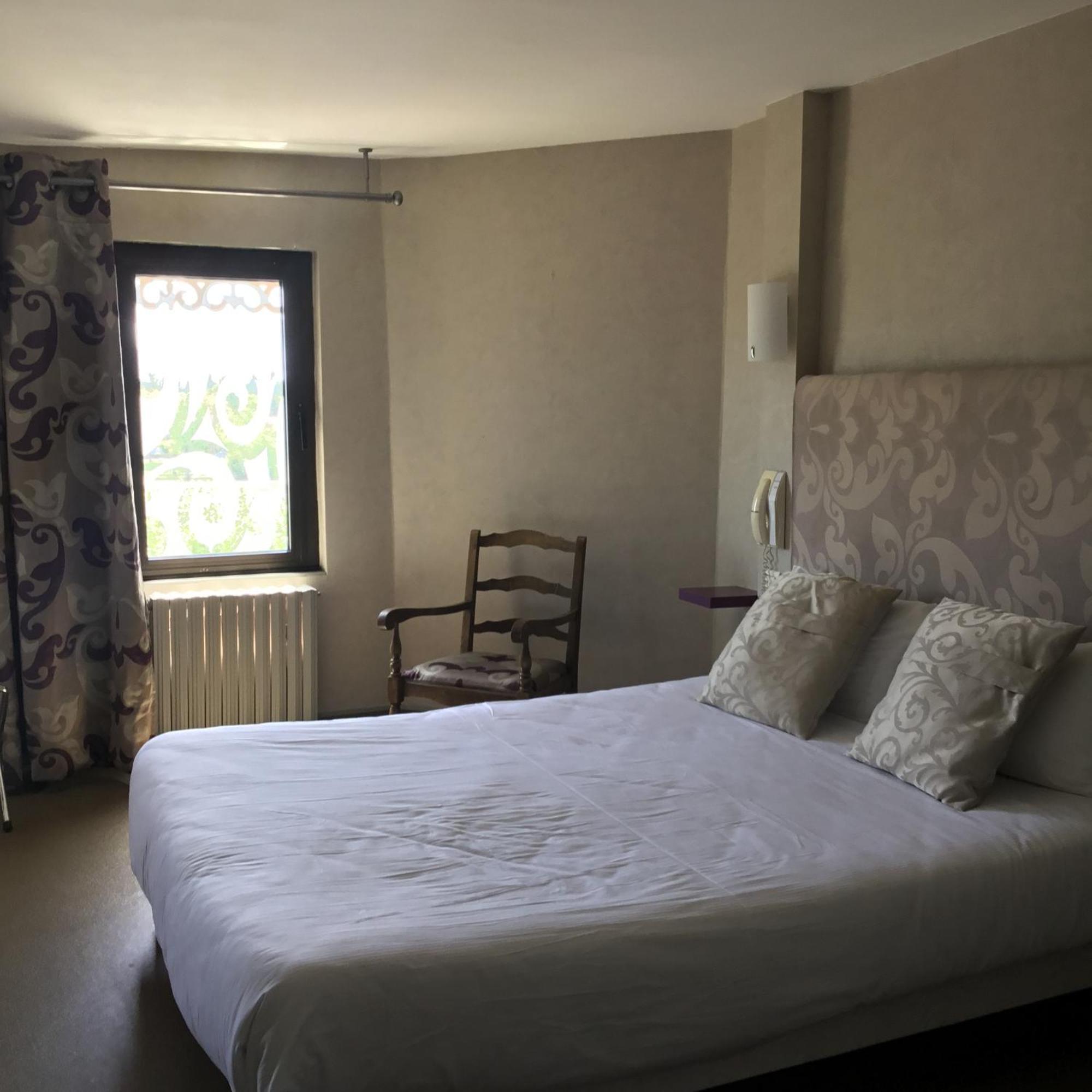 Hotel Le Pont Napoleon La Celle-sous-Gouzon Екстериор снимка