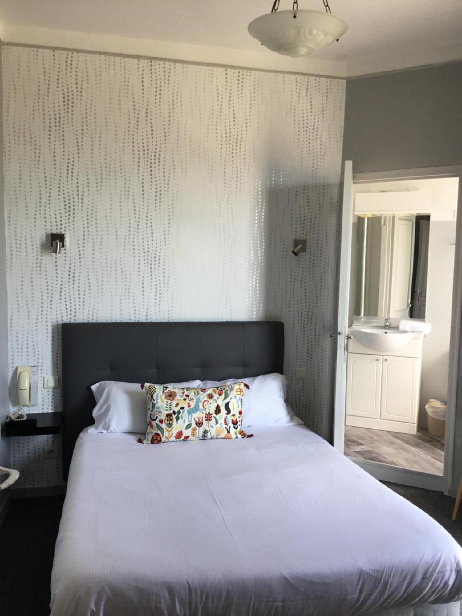 Hotel Le Pont Napoleon La Celle-sous-Gouzon Екстериор снимка
